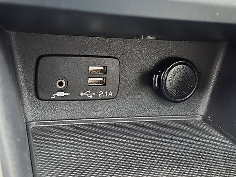 Used 2023 Subaru Forester Premium image 24