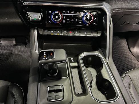 Used 2025 GMC Sierra 1500 Denali w/ Denali Reserve Package AWD/4WD image 23