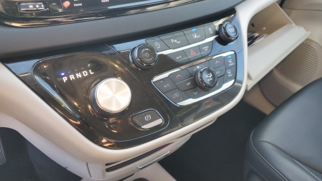 Used 2024 Chrysler Pacifica Touring-L FWD image 17