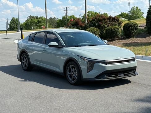 Used 2025 Kia K4 LXS FWD image 7