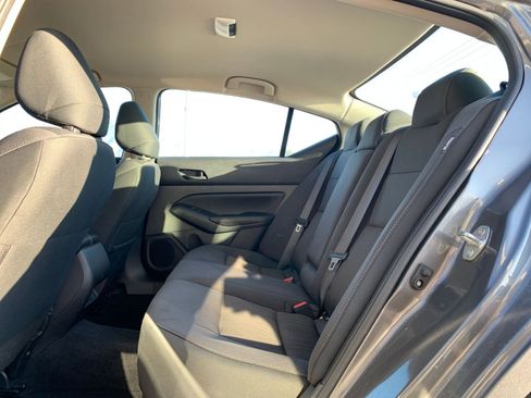 Used 2025 Nissan Altima 2.5 SV image 27