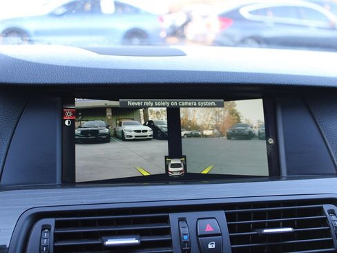 Used 2013 BMW 550i Sedan image 24