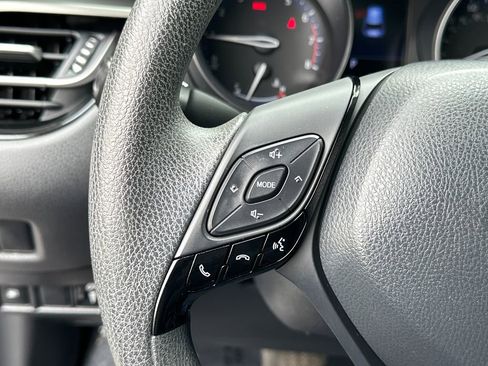Used 2019 Toyota C-HR LE FWD image 23