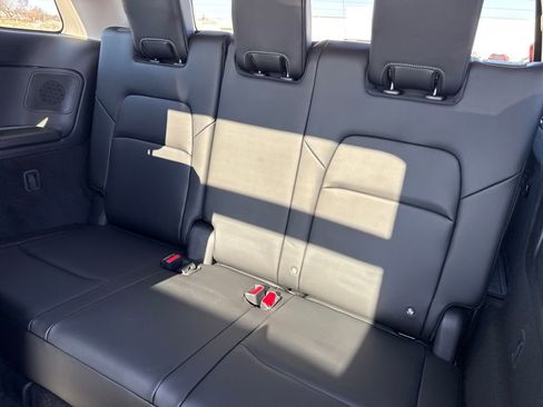 New 2026 Nissan Pathfinder Platinum image 16