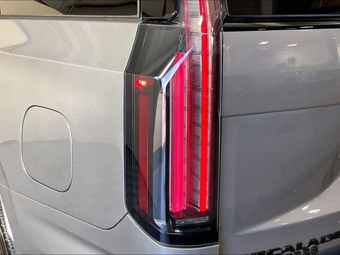 Used 2025 Cadillac Escalade V w/ LPO, ONYX Package AWD/4WD image 41
