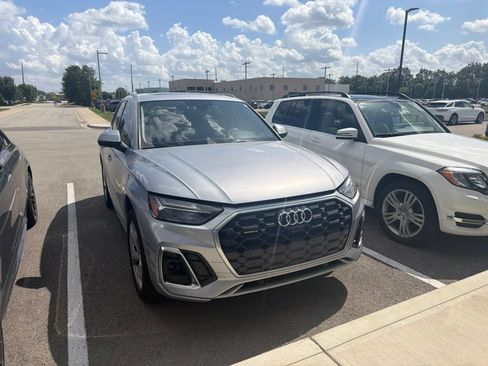 Used 2022 Audi Q5 2.0T Premium Plus w/ Premium Plus Package AWD/4WD image 6