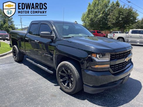 Used 2019 Chevrolet Silverado 1500 Custom w/ Custom Convenience Package RWD image 1