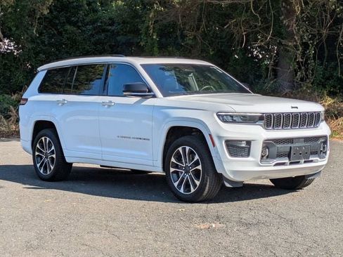 Certified 2022 Jeep Grand Cherokee L Overland w/ Luxury Tech Group IV AWD/4WD image 7