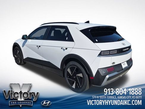 Used 2025 Hyundai Ioniq 5 SEL RWD image 3