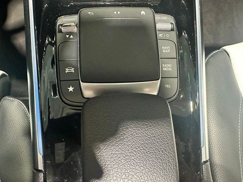 Certified 2022 Mercedes-Benz GLA 250 4MATIC image 28