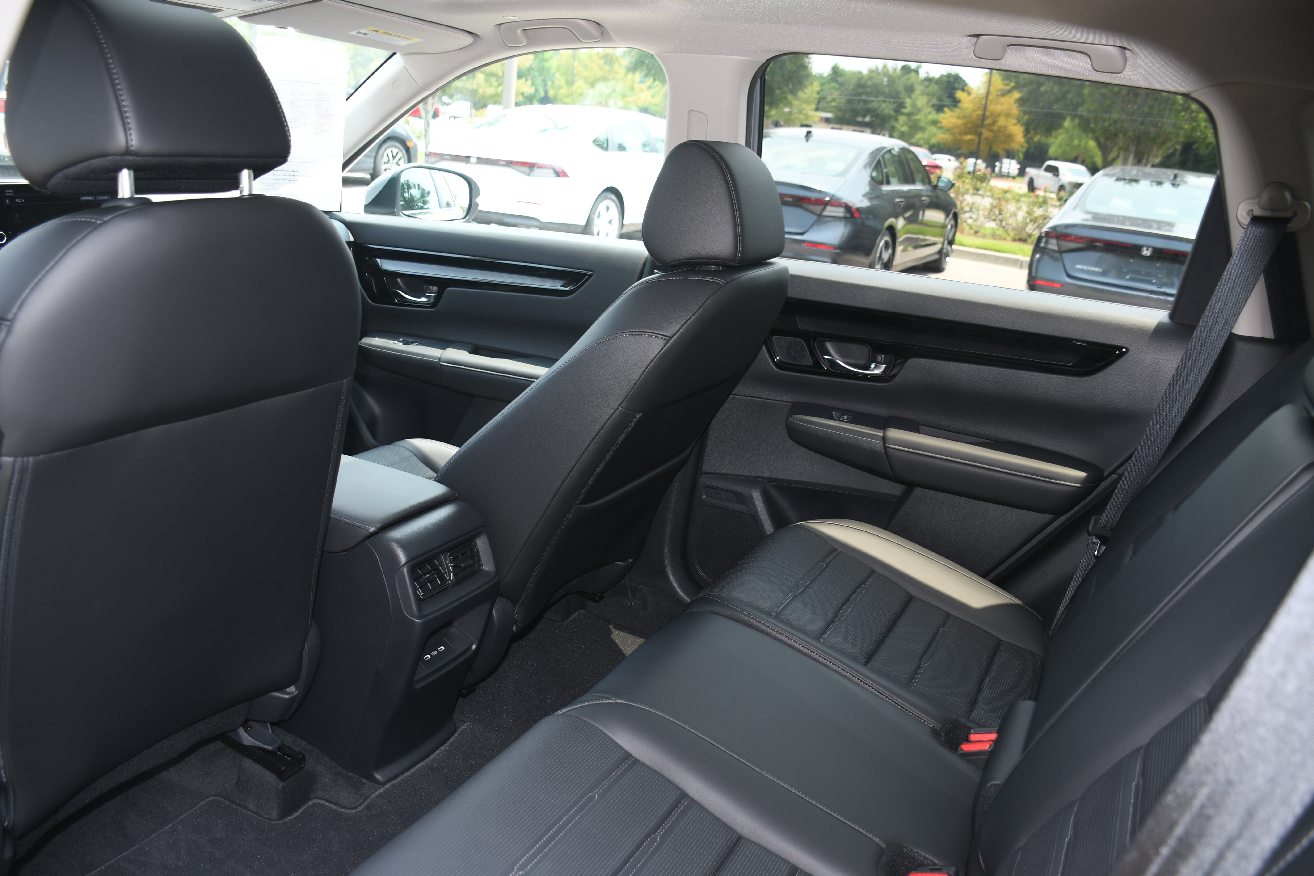 Used 2025 Honda CR-V EX-L image 17