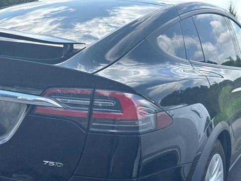 Used 2018 Tesla Model X 75D AWD/4WD image 7