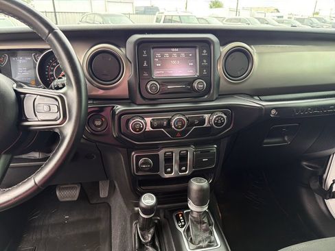Used 2020 Jeep Wrangler Sport AWD/4WD image 17