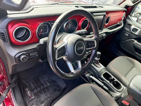 Used 2022 Jeep Wrangler Unlimited Rubicon w/ Cold Weather Group image 10