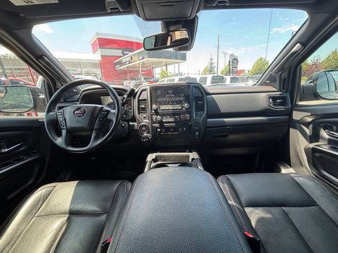 Used 2021 Nissan Titan PRO-4X w/ Pro-4x Convenience Package AWD/4WD image 23