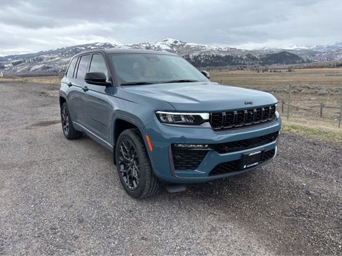 New 2026 Jeep Grand Cherokee Summit w/ Obsidian Package image 12