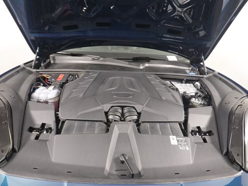 Used 2025 Porsche Cayenne S AWD/4WD image 22