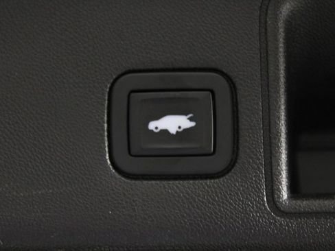 Used 2019 GMC Terrain Denali w/ Advanced Safety Package FWD image 15