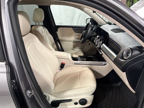 Used 2022 Mercedes-Benz EQB 300 4MATIC image 29