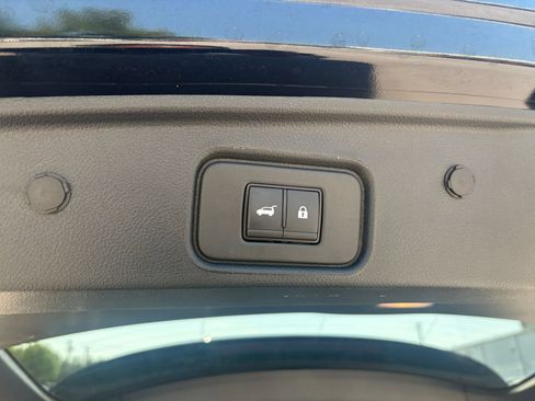 Used 2026 Nissan Pathfinder SV FWD image 19