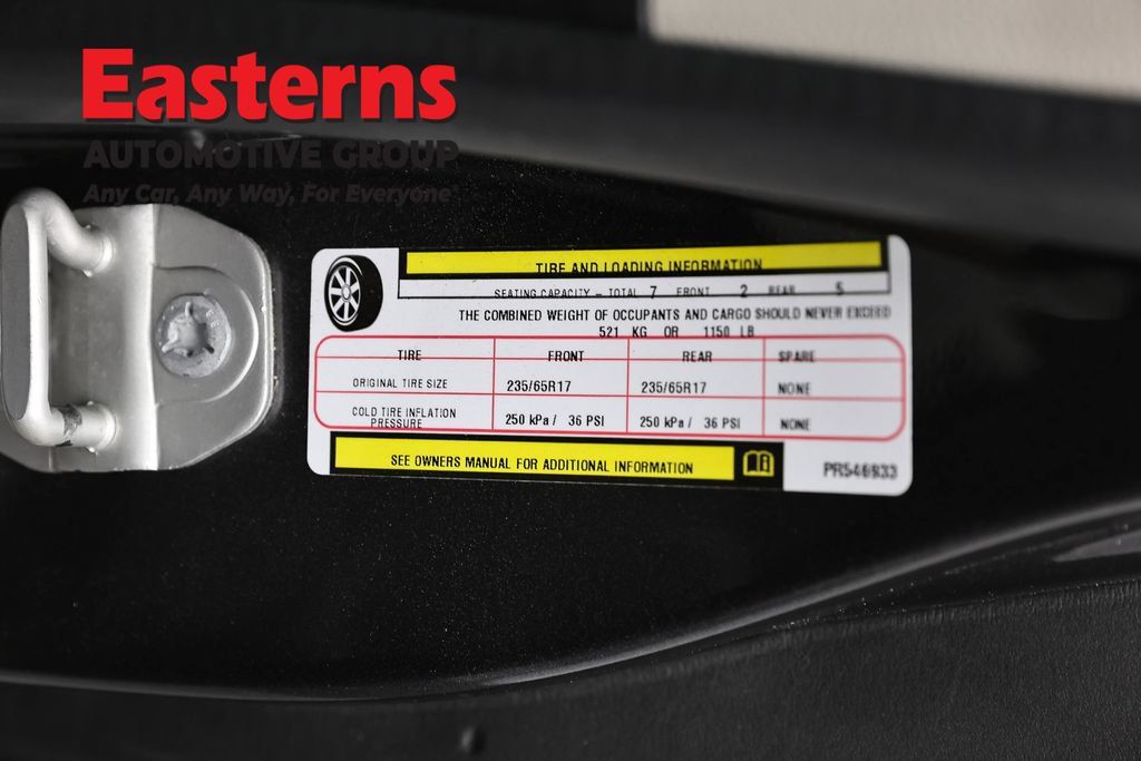 Used 2023 Chrysler Pacifica Touring-L FWD image 37