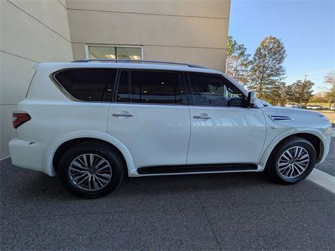 Used 2021 Nissan Armada SL w/ Captain's Chairs Package image 16