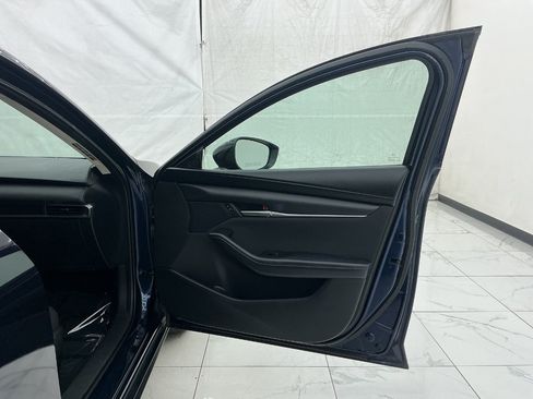Used 2019 MAZDA MAZDA3 Sedan FWD image 19