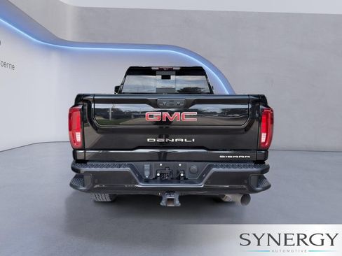 Used 2023 GMC Sierra 2500 Denali w/ Denali Black Diamond Edition AWD/4WD image 5