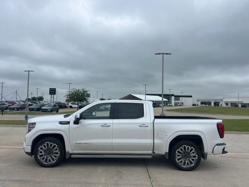 Used 2024 GMC Sierra 1500 Denali Ultimate AWD/4WD image 3