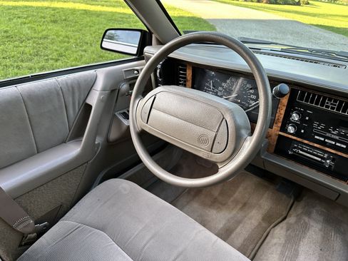 Used 1996 Buick Century Sedan FWD image 13