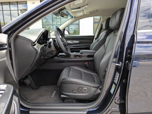 Used 2023 Genesis GV70 2.5T AWD/4WD image 12