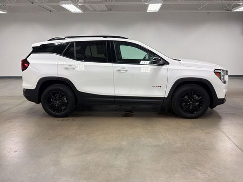 Used 2023 GMC Terrain AT4 AWD/4WD image 7