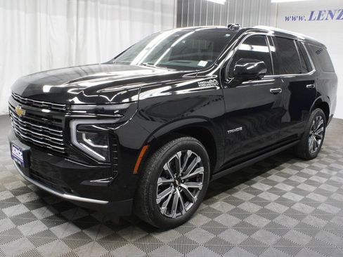 Used 2025 Chevrolet Tahoe High Country AWD/4WD image 9