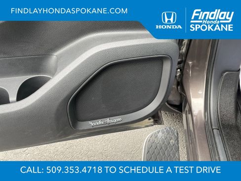 Used 2018 Nissan Titan SL w/ Chrome Package image 8