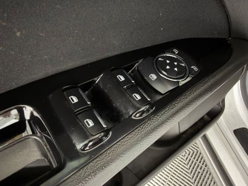 Used 2016 Ford Fusion SE FWD image 11