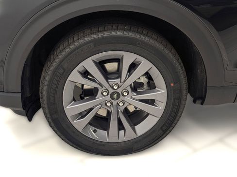 New 2026 Ford Explorer Active w/ Active Comfort Package image 9