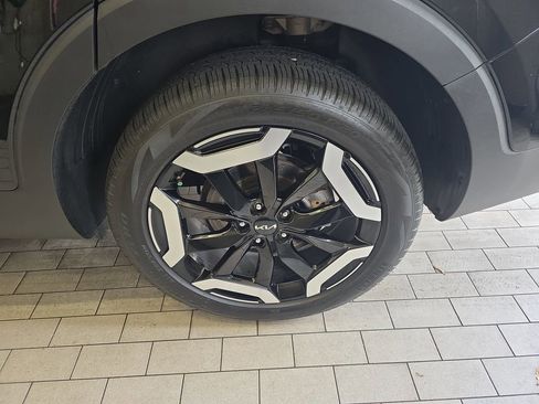 Used 2024 Kia Telluride EX w/ EX Captain's Chair Package image 35