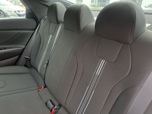 Used 2025 Hyundai Elantra Sport image 25