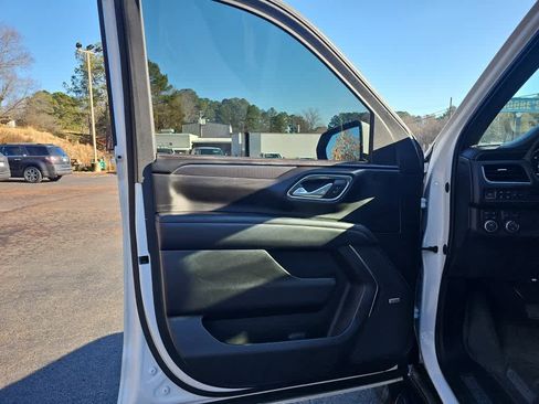 Used 2022 Chevrolet Suburban RST w/ Luxury Package image 14