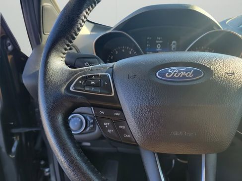 Used 2017 Ford Escape Titanium image 15