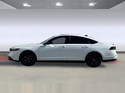 Used 2025 Honda Accord Sport image 2