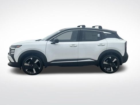 New 2026 Nissan Kicks SR w/ Cold Weather Package image 2