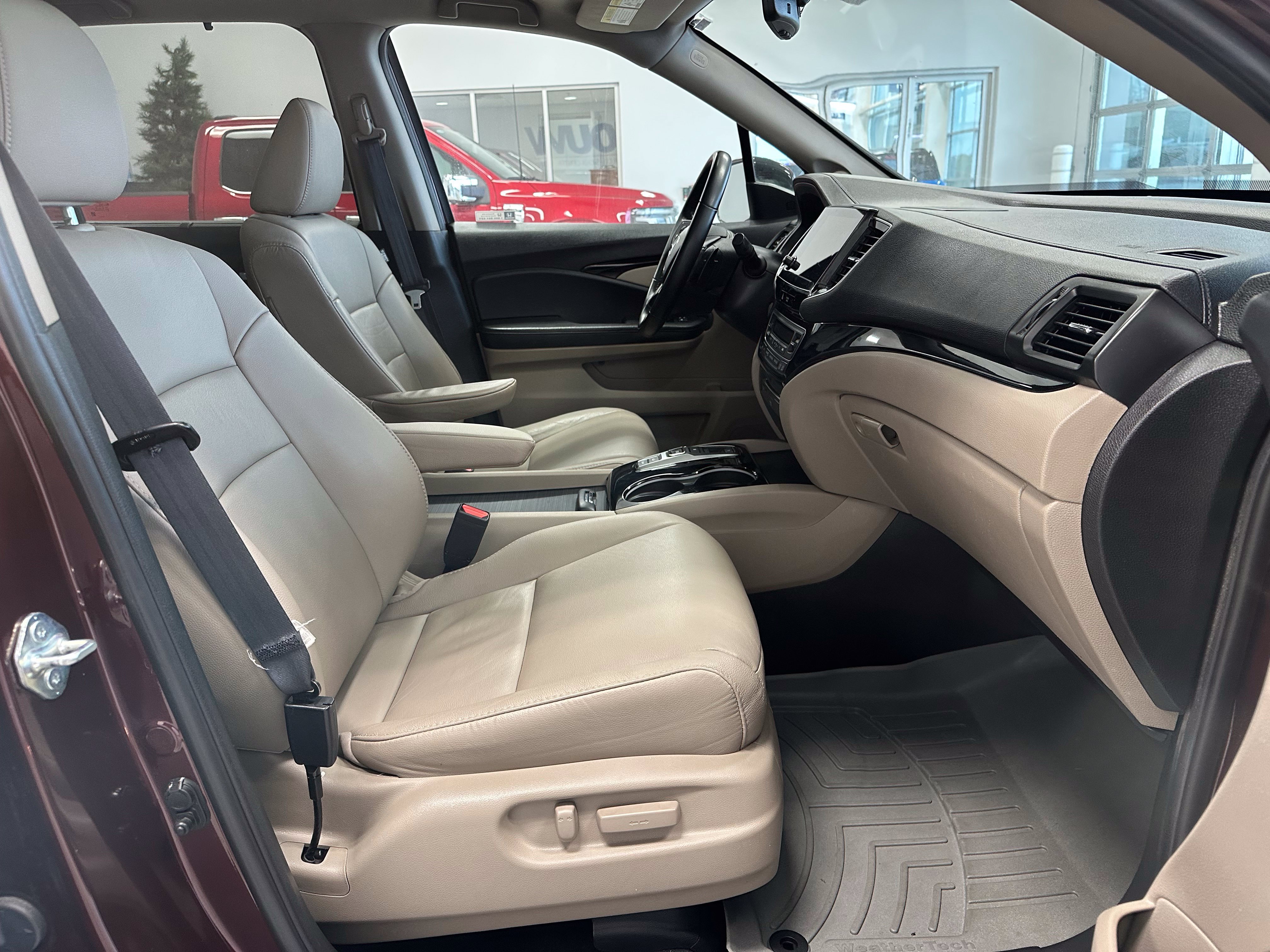 Used 2021 Honda Pilot Touring image 17