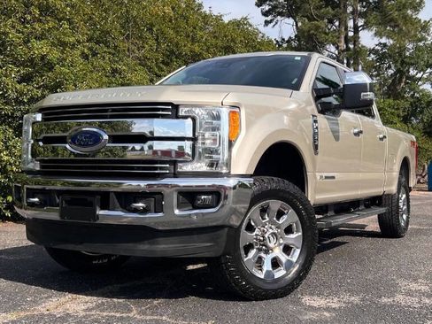 Used 2017 Ford F250 Lariat w/ Lariat Ultimate Package AWD/4WD image 2