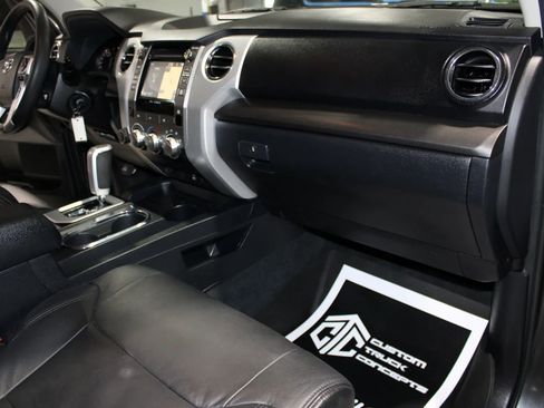 Used 2018 Toyota Tundra SR5 w/ SR5 Upgrade Package AWD/4WD image 28