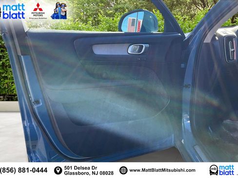 Used 2025 Volvo XC40 B5 Core image 25