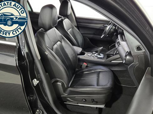 Used 2020 Alfa Romeo Stelvio Ti AWD/4WD image 40