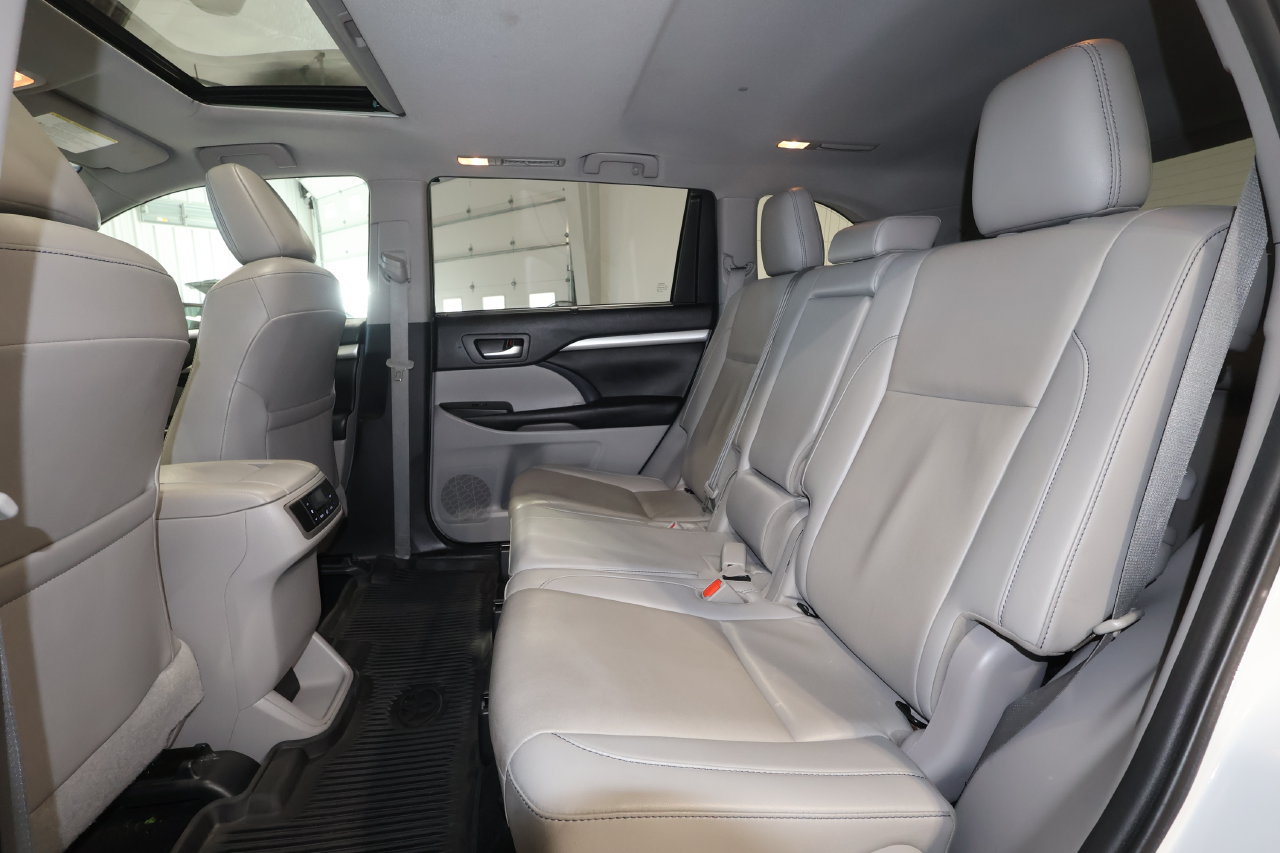 Used 2019 Toyota Highlander XLE w/ Protection Package #3 AWD/4WD image 15