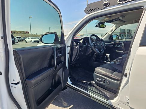 Used 2024 Toyota 4Runner TRD Off-Road Premium w/ Off Road Premium Plus Package AWD/4WD image 18