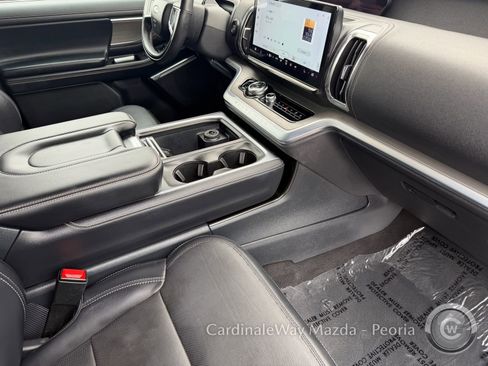 Used 2025 Ford Expedition Platinum AWD/4WD image 12